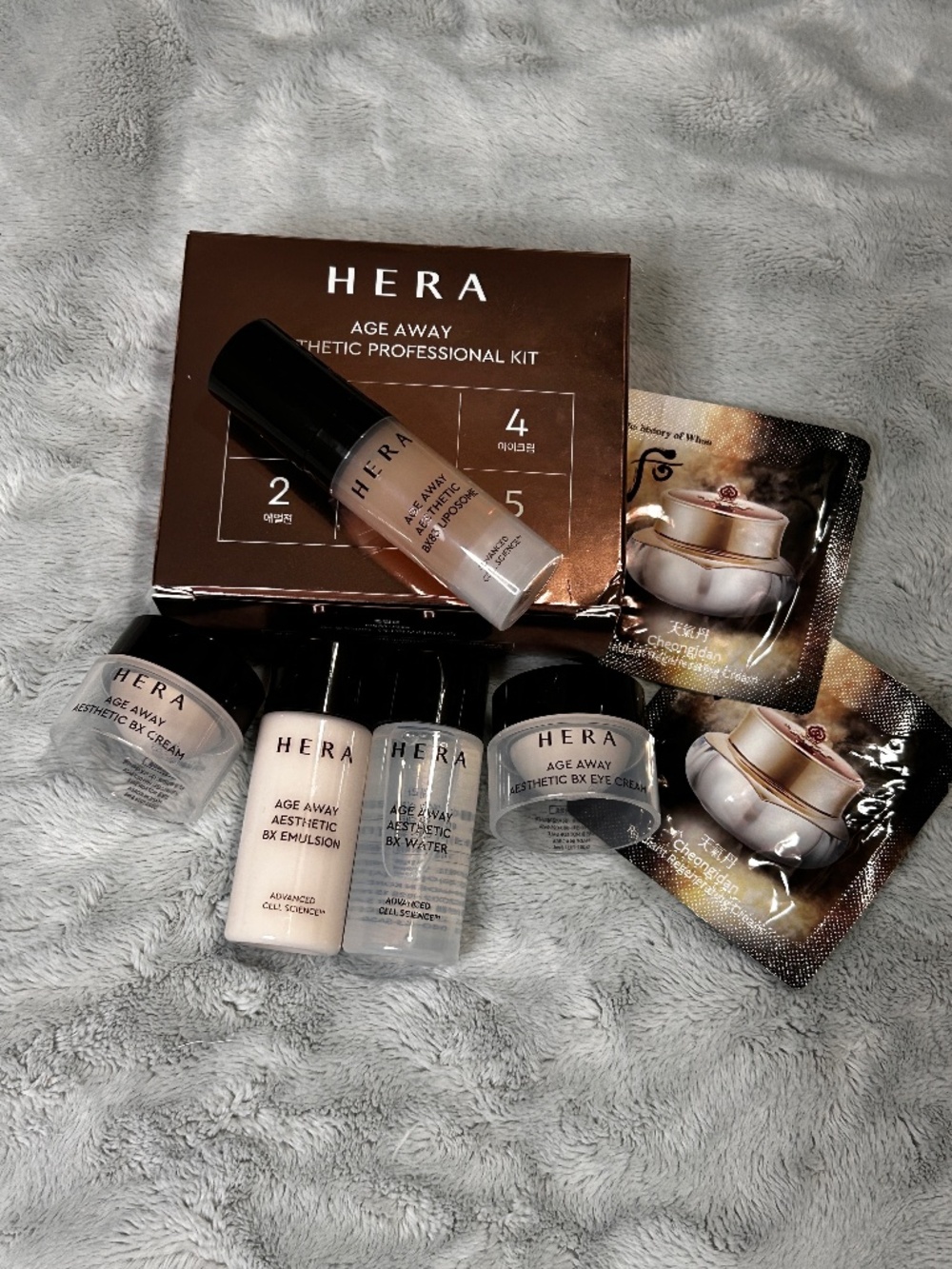 HERA Age Away Aesthetic Kit (5 Items)